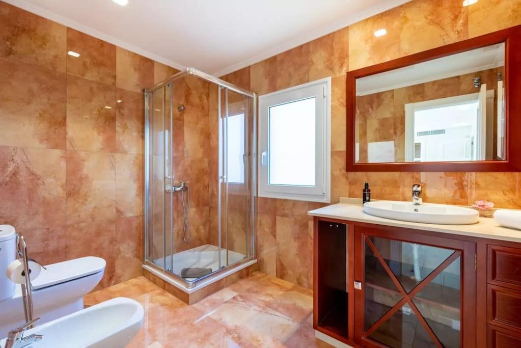 Ohana Luxury Villa With Heated Pool มาลากา ภายนอก รูปภาพ